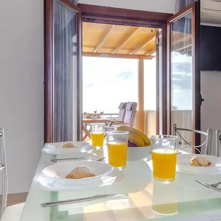 Cute Apt Megalochori (Santorini)