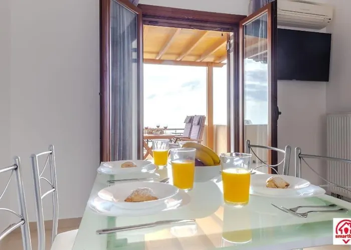 Cute Apt Megalochori (Santorini)