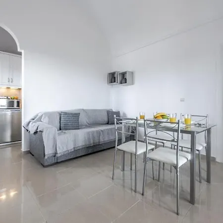 Cute Apt 아파트 *